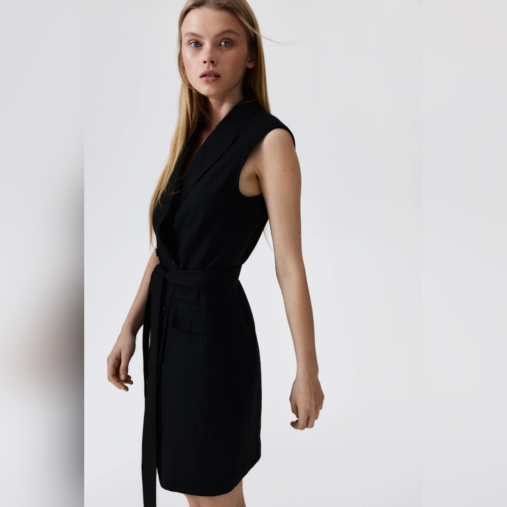 H&M Elegant Black Sleeveless Dress